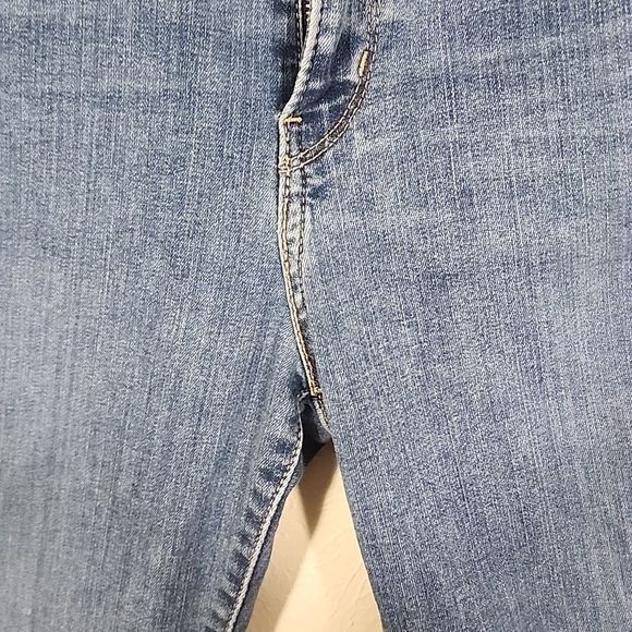 Levis 720 High Rise Super Skinny ripped and distressed size 28 - Picture 9 of 16